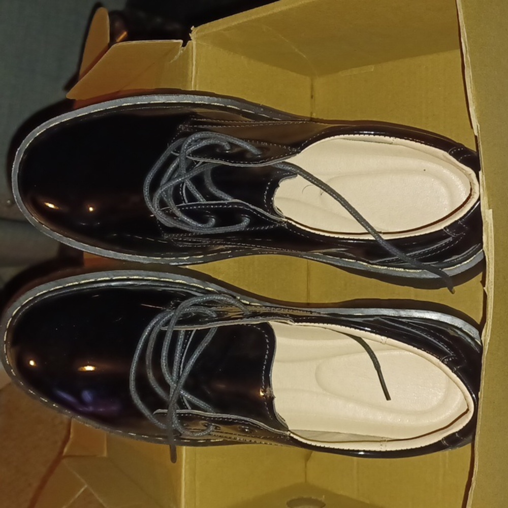 Black Brand New Womens Patent Leather Loafers/Oxfords. 10.5sz - Picture 2 of 5